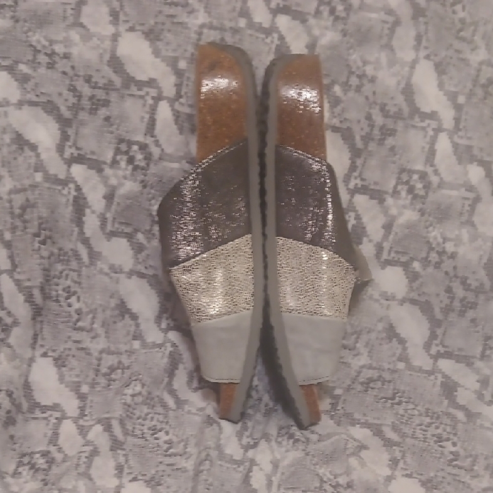 Think! Women's Three-Strap Slide Sandals in Gray and Silver - Picture 11 of 14